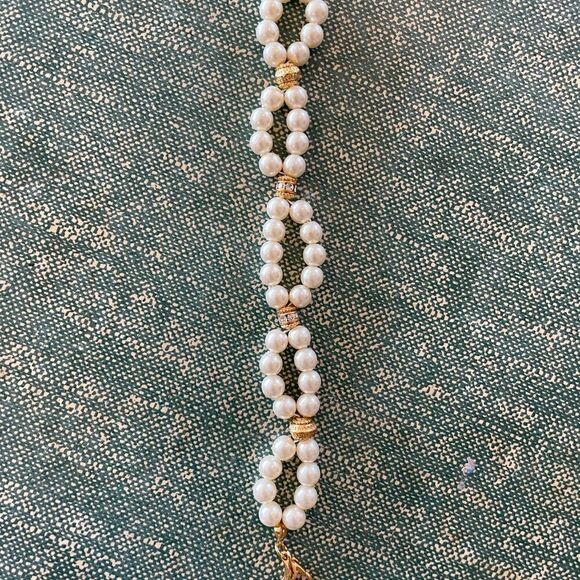 Avon Faux Pearl Bracelet EUC - Picture 1 of 5